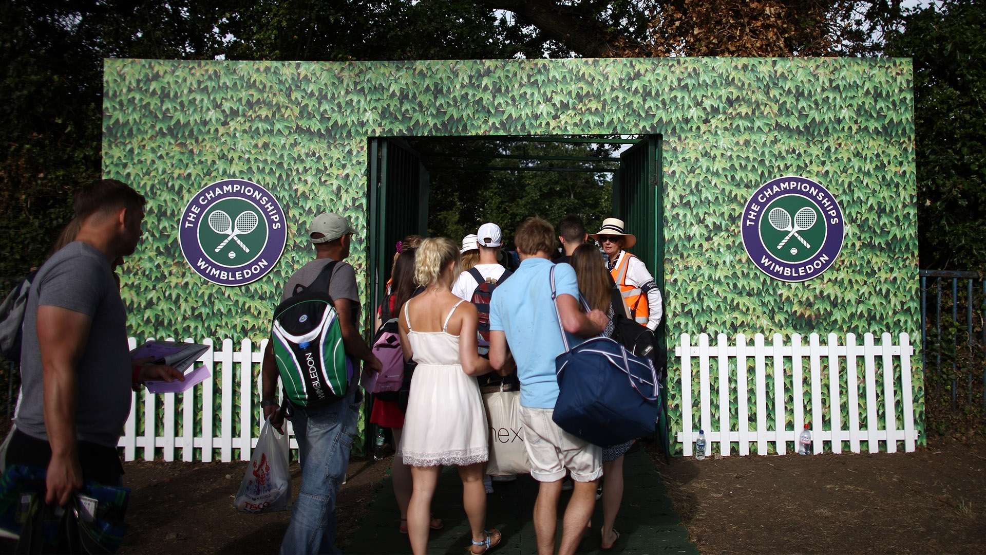 防线苦不堪 防线苦不堪